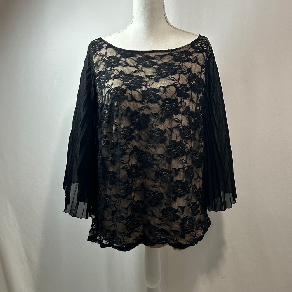 L.N. Studio Woman Plus Size 1X Black Lace Top Pleated‎ Sleeve Blouse